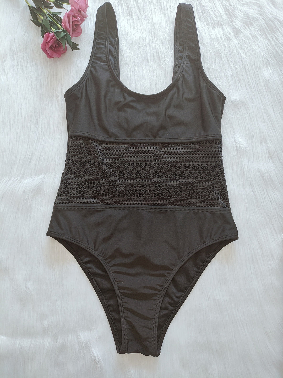 Damen Eleganter Einteiler-Badeanzug mit Spitzenakzenten EB