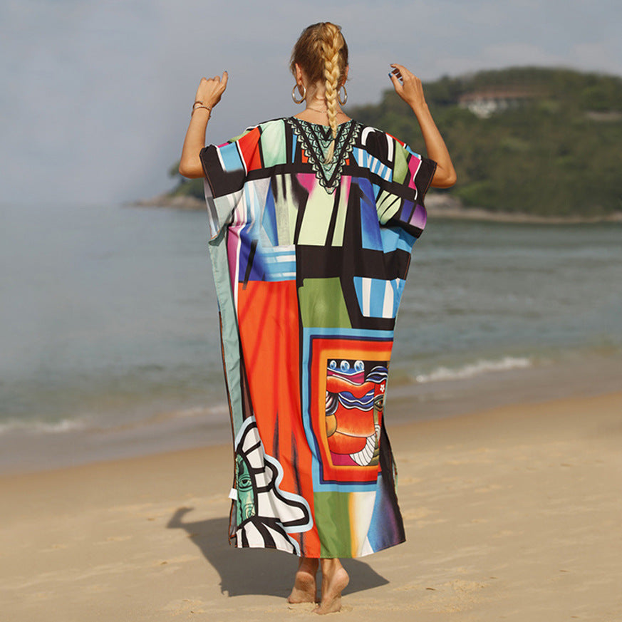 Damen Strandkaftan mit buntem grafischem Design und eleganten Akzenten EB
