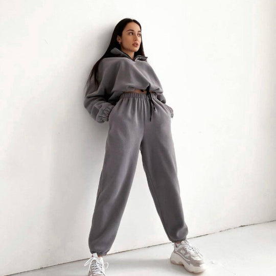 Damen Relax-Fleece-Set mit Stehkragen-Halbzip und geraffter High-Waist-Hose EB