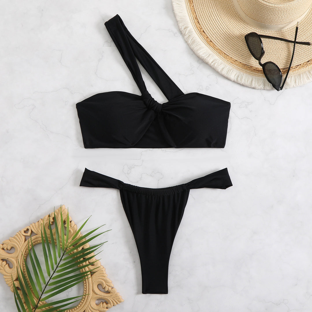 Damen Bandeau-Bikini mit asymmetrischen Trägern und modischen Wickeldetails EB