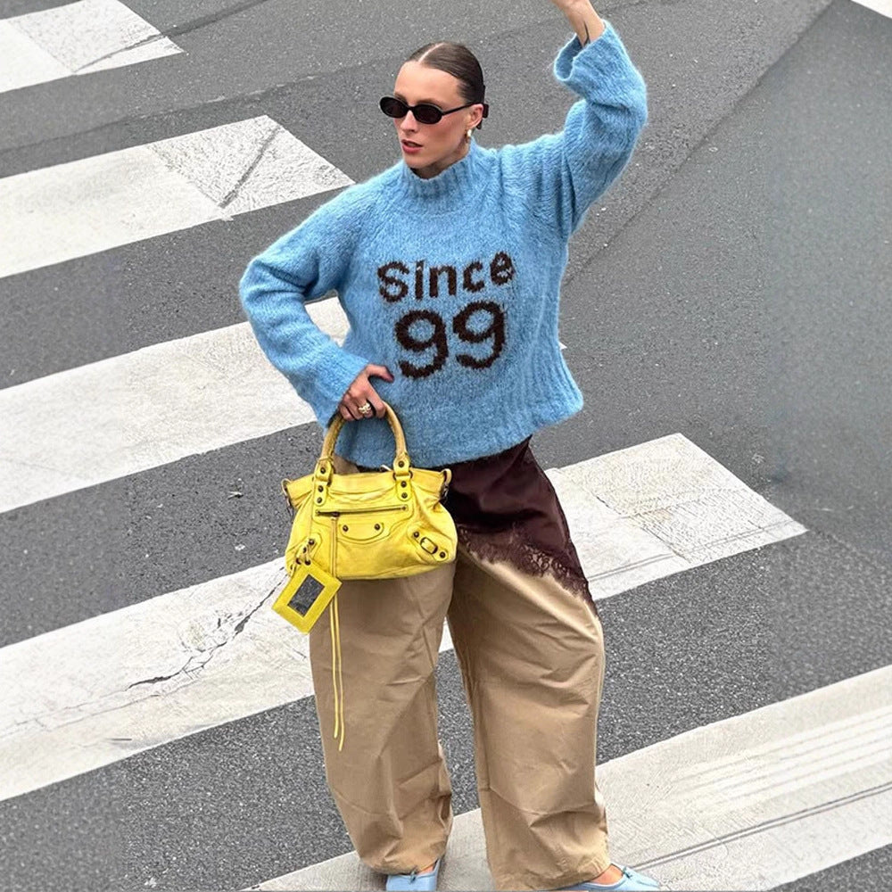 Damen Oversized Strickpullover mit hohem Kragen und einzigartigem Schriftzug EB
