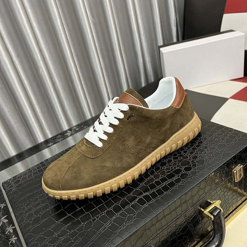 Damen Sportliche Sneakers aus weichem Wildleder mit eleganten Lederakzenten EB