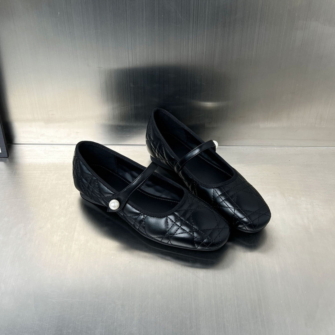 Damen elegante Ballerinas mit hochwertiger Lederoberfläche und modischen Riemen EB