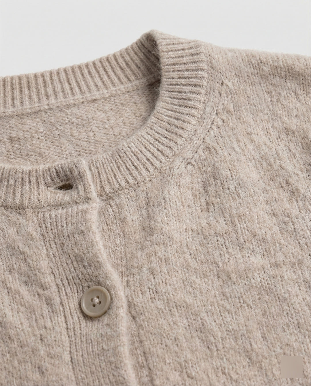 Eleganter Damen Strickcardigan aus weichem gebürstetem Kaschmir für den Herbst