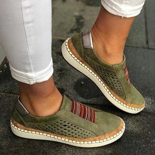 Damen perforierte Slipper-Sneaker mit Elastikeinsatz und Korkoptik-Plateau EB