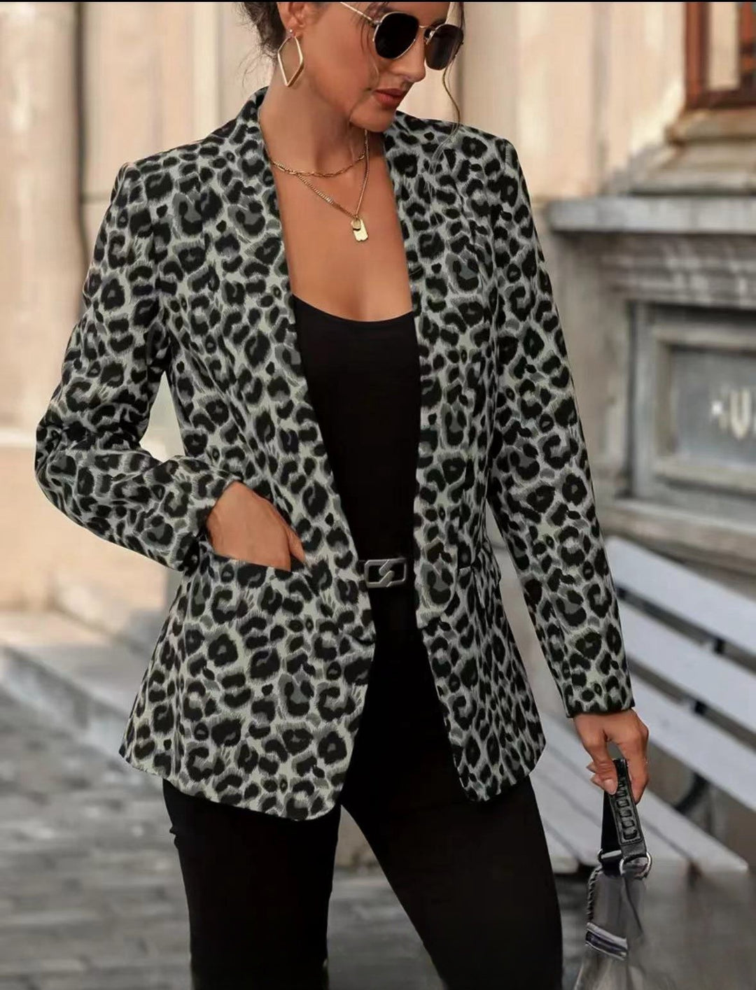 Damen Blazer im trendigen Animal-Print mit elegantem Revers und praktischen Taschen EB