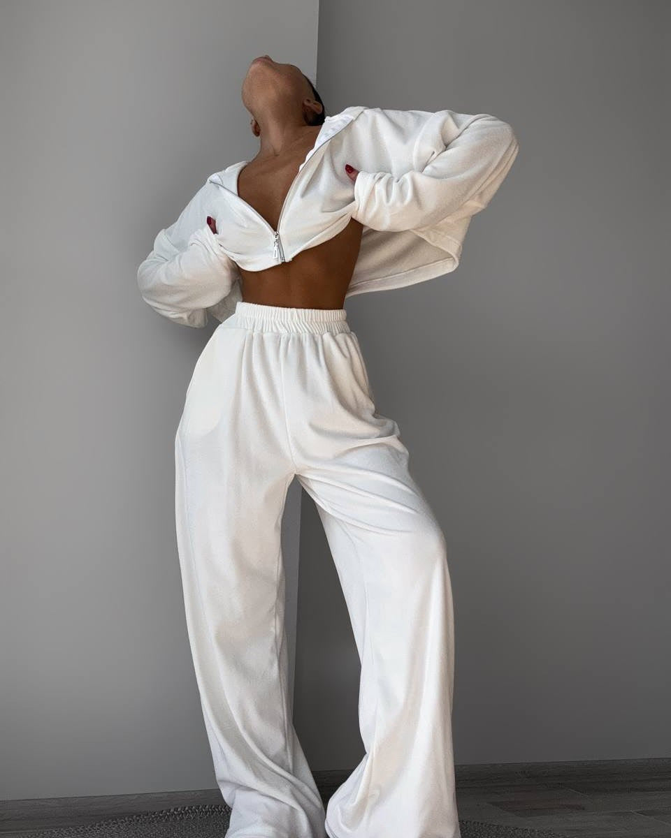 Damen kurzes Samt-Cropped-Zipshirt mit weitem High‑Waist Palazzo‑Hose Zweiteiler Eichborn Berlin
