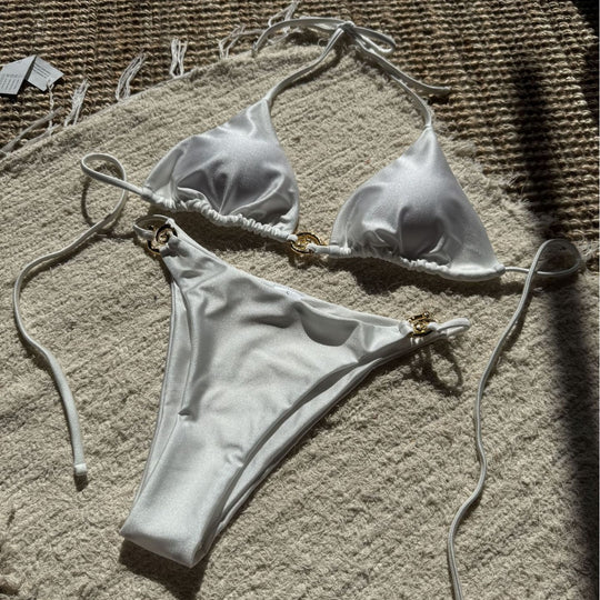Damen Triangel-Bikini mit luxuriösem Gold-Detail EB