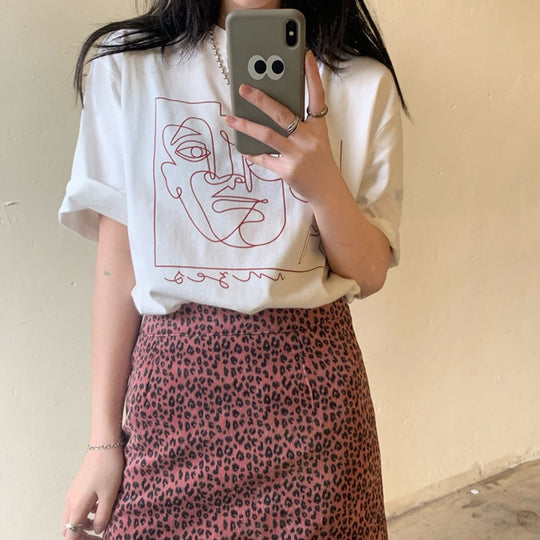 Damen Grafik T-Shirt mit modernem Linienkunst-Motiv und lässiger Passform EB