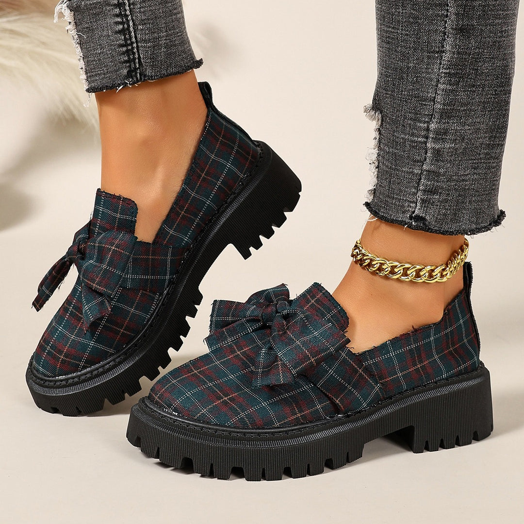 Damen Komfortable Slip-On Loafers mit dekorativer Schleifenapplikation und robustem Profil EB