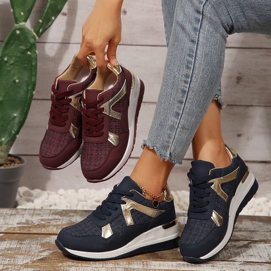 Damen sportlicher Keil-Sneaker mit gepolstertem Memory-Fußbett und eleganten Metallic-Akzenten EB