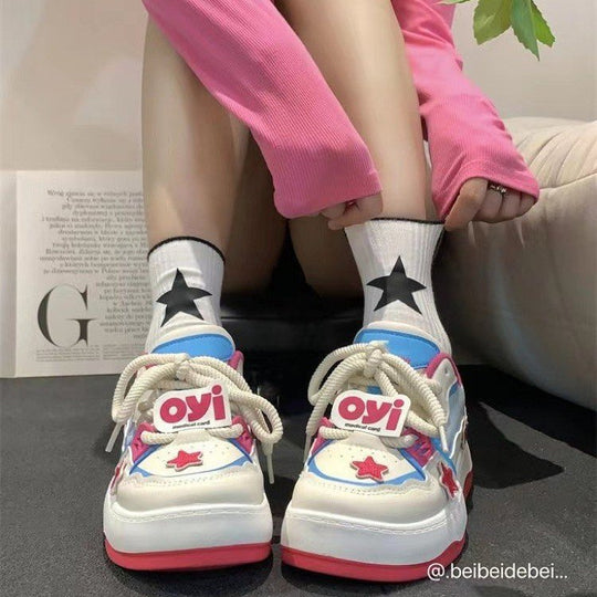 Damen Sneakers im kreativen Design mit bunten Sternapplikationen und dämpfender Sohle EB