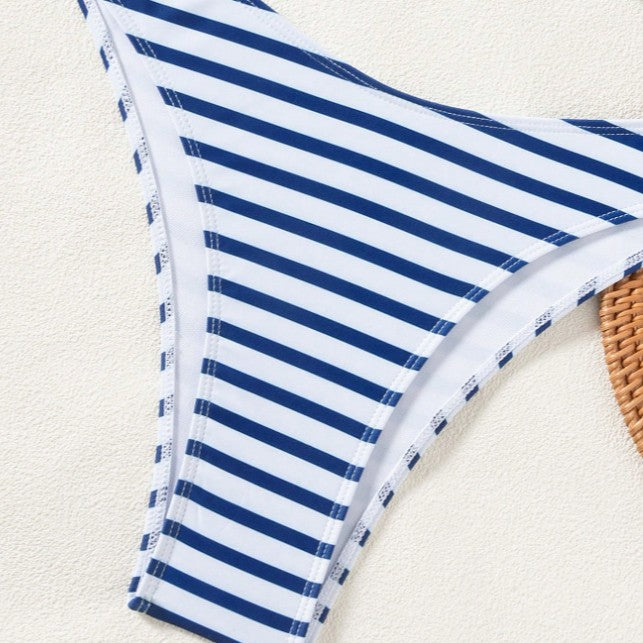 Damen Bandeau-Bikini mit modischen Streifen und elegantem Ringdetail EB