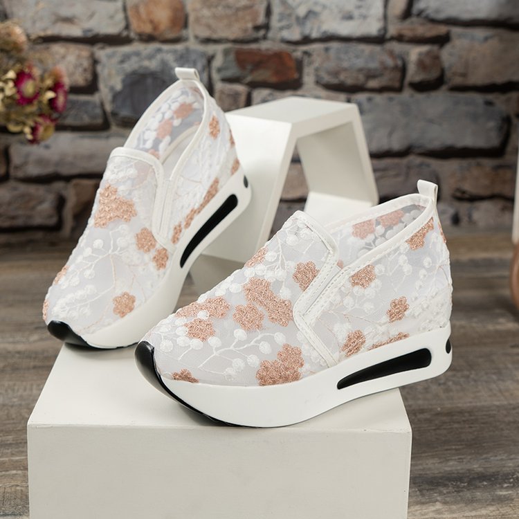Damen Sneakers mit filigranem Blumendesign und gepolsterter Sohle EB