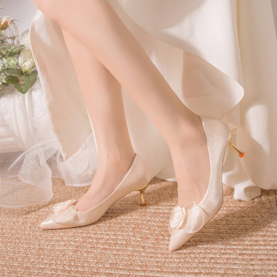Damen Spitze Pumps mit zierlichem Blumenakzent EB