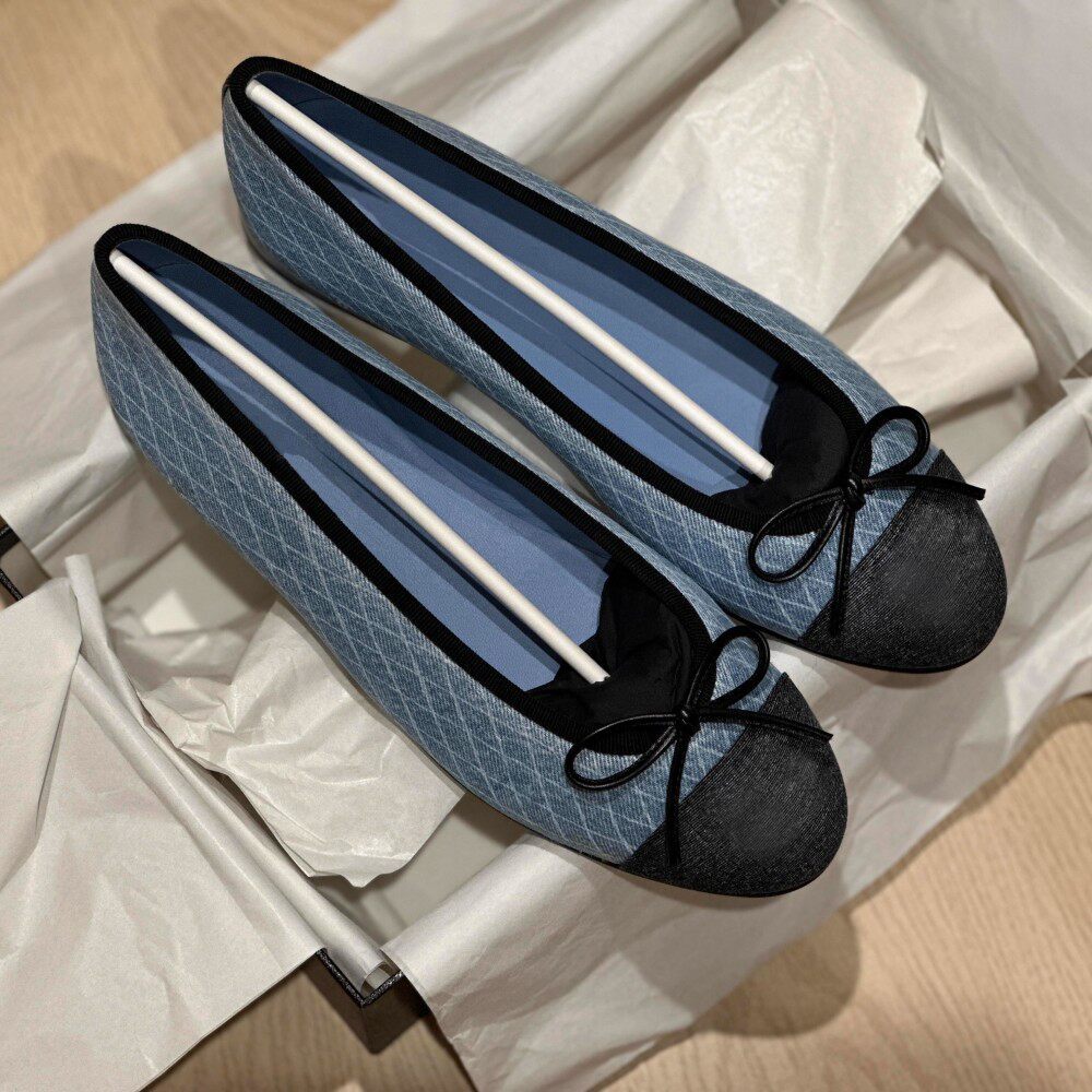 Damen Ballerinas mit elegantem Kontrast-Design und weichem Fußbett EB
