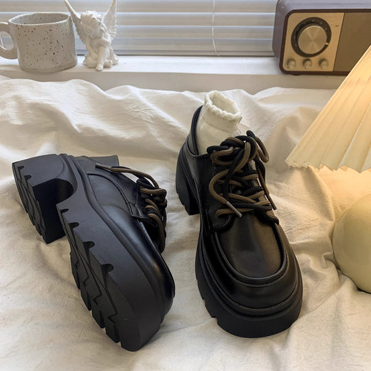 Damen Modische Sneakerboots mit hohem Kragen und robustem Sohlenprofil EB