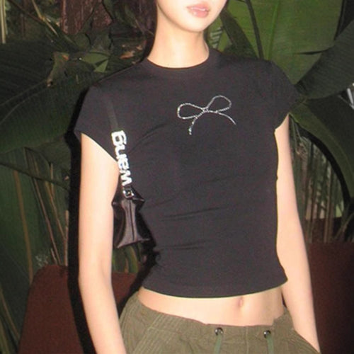 Damen Kurzarm T-Shirt mit elegantem Schleifenmuster und figurbetontem Design EB