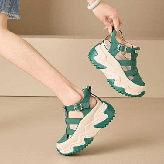 Damen Sportliche Sandalen mit rutschfestem Profil und angepasstem Riemendesign EB