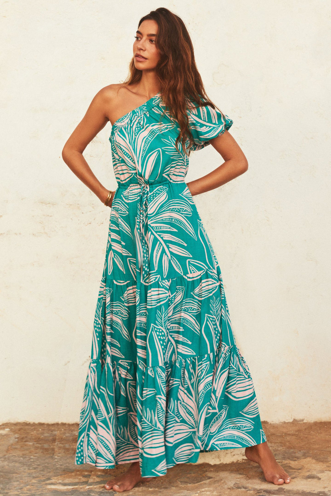 Damen Maxikleid mit asymmetrischem Schnitt und lebhaftem Blattmuster EB