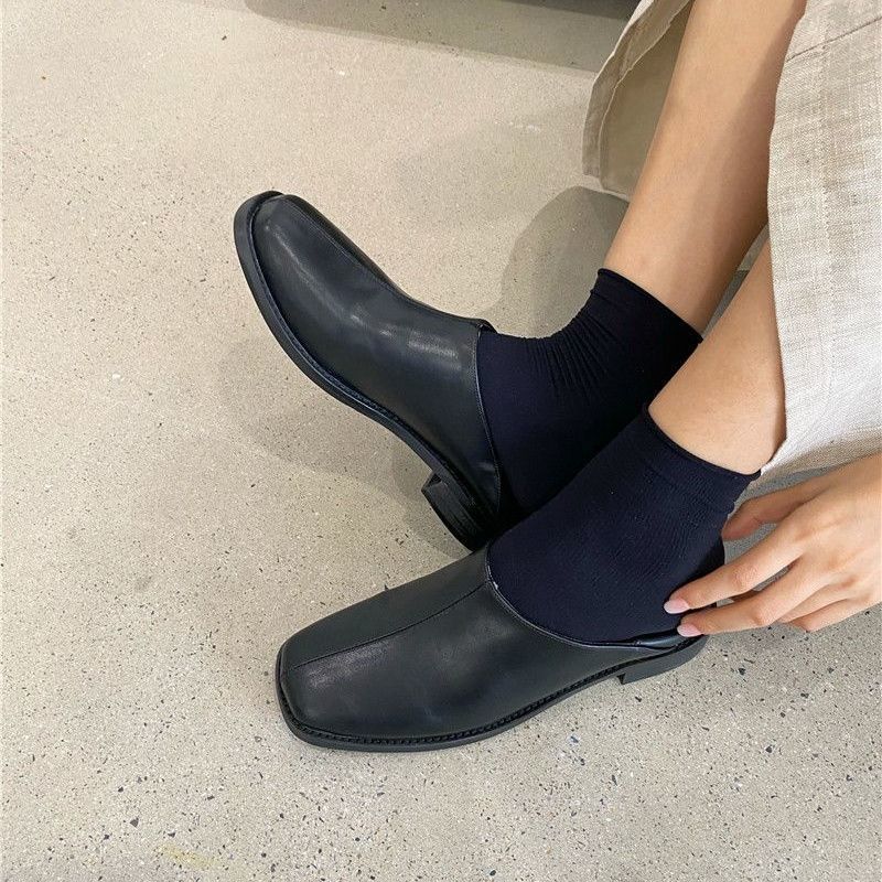 Damen elegante Slipper mit modernen Akzenten EB