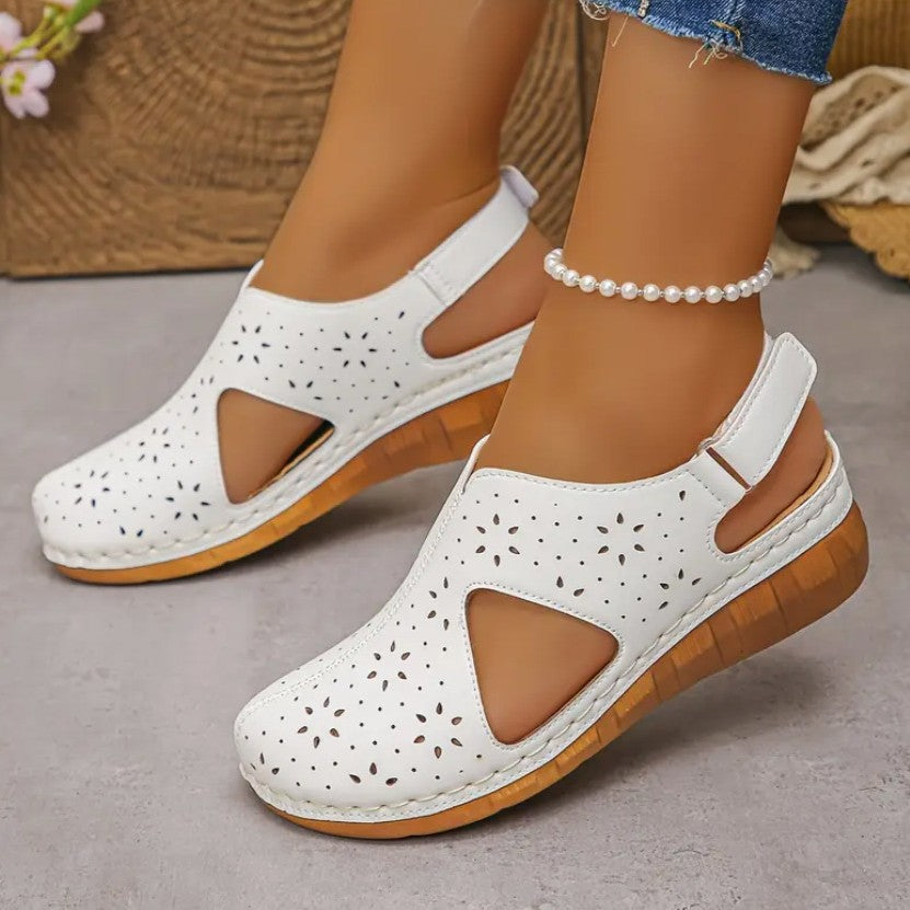 Damen Bequeme Clogs mit durchbrochenem Design und anatomischem Fußbett EB