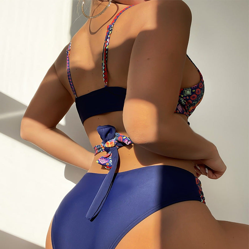 Damen Triangel-Bikini mit asymmetrischem Design und buntem Wickelband EB