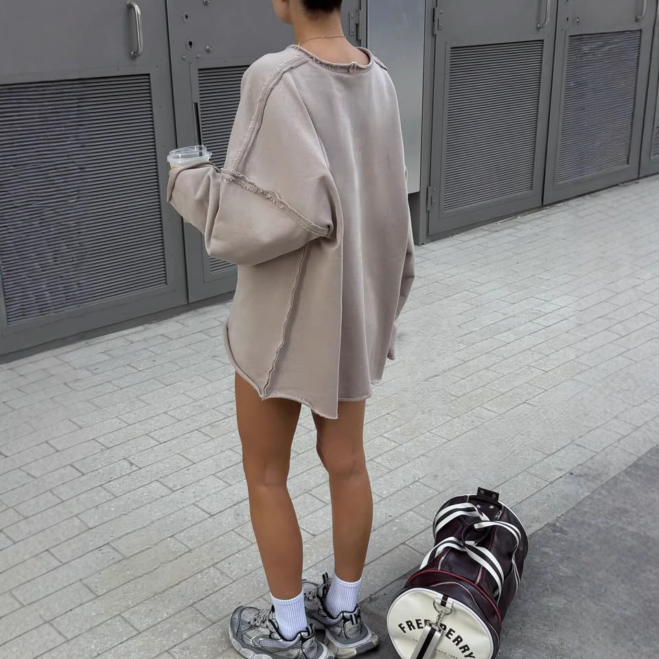 Damen ultraweites Relax-Sweatshirt mit ausgefransten Nähten und asymmetrischem Saum Eichborn Berlin