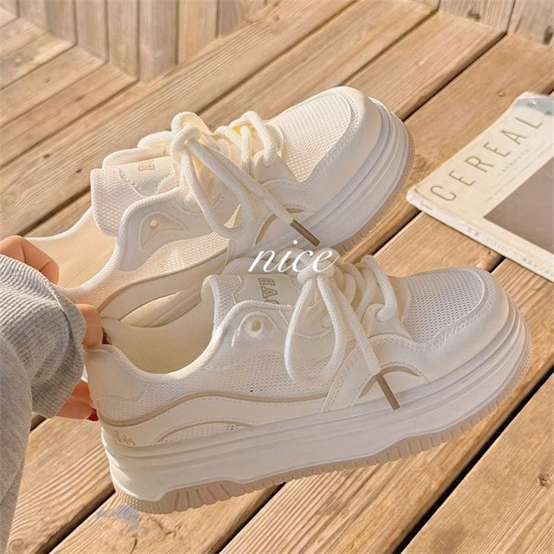 Damen Minimalistische Platform-Sneaker mit gepolstertem Komfortkragen und profilierter Wedgesohle EB