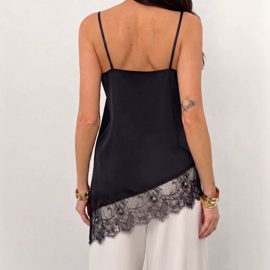 Damen nan seidig-glänzendes Spaghettiträger-Cami mit asymmetrischer Spitzenkante EB