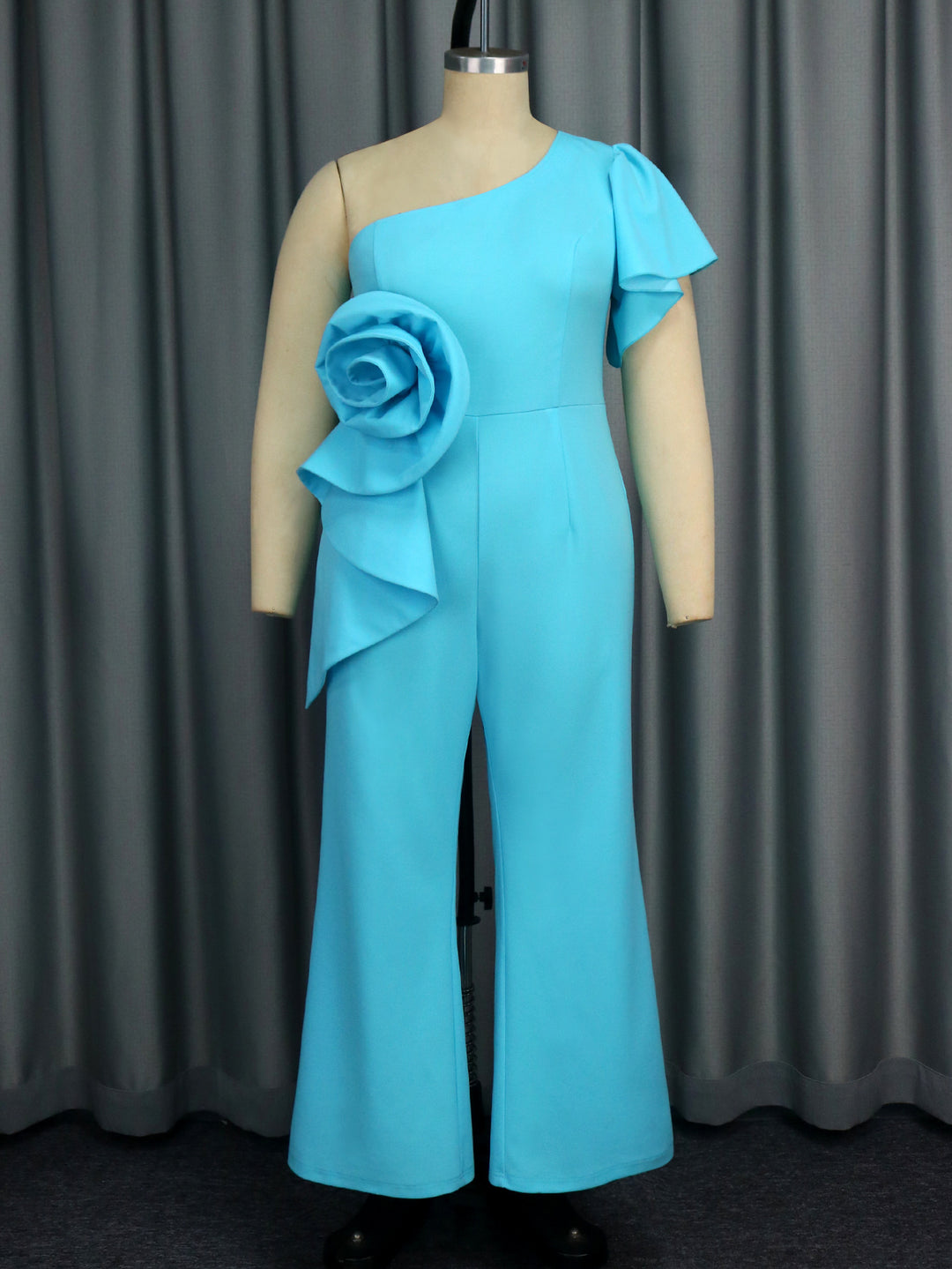 Damen Jumpsuit mit asymmetrischem Schnitt und voluminösem Blumenakzent EB
