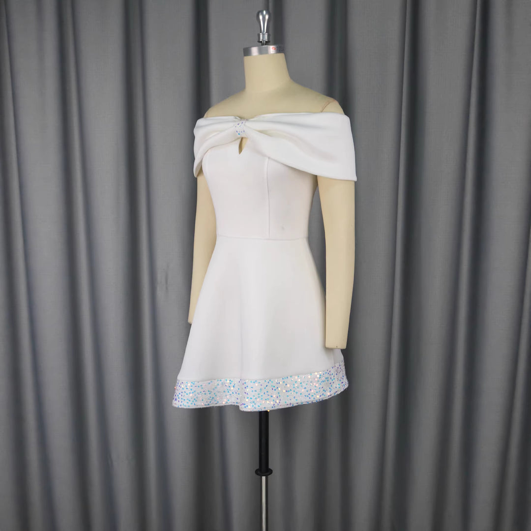 Damen Kurzkleid mit elegantem Off-Shoulder Design und funkelndem Saum EB