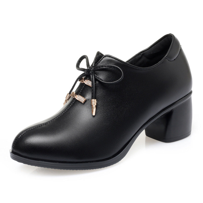 Damen Elegante Schnürstiefeletten mit dekorativen Schmuckdetails und komfortablem Blockabsatz EB
