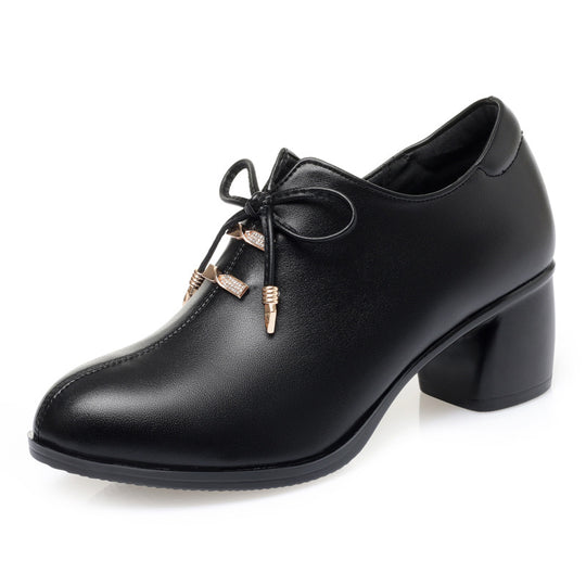 Damen Elegante Schnürstiefeletten mit dekorativen Schmuckdetails und komfortablem Blockabsatz EB