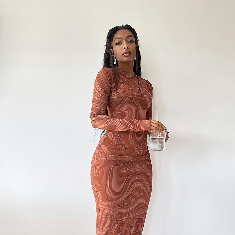 Damen Elegantes Maxikleid mit modernem Marmormuster und figurbetontem Schnitt EB