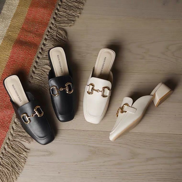 Damen elegante Mules mit goldenen Akzenten und Blockabsatz EB