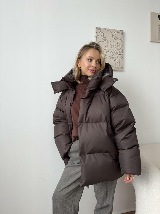 Damen sportliche Daunenjacke mit hohem Kragen und voluminösem Schnitt EB