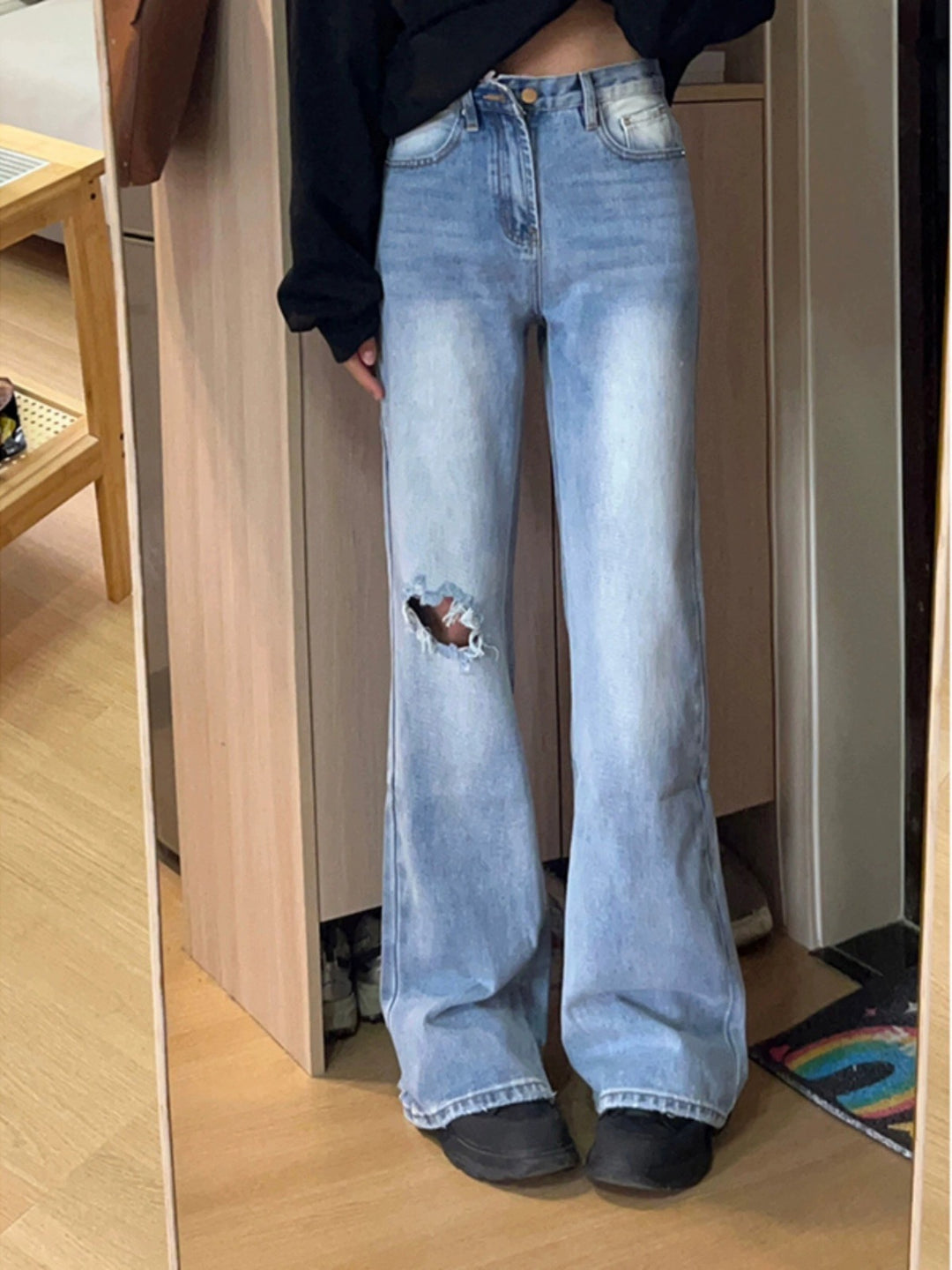Damen Flared Jeans mit hohem Bund und modischen Rissdetails EB