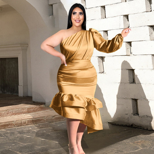 Damen Wickelkleid mit asymmetrischem Saum und aufwendigem Rüschendesign EB