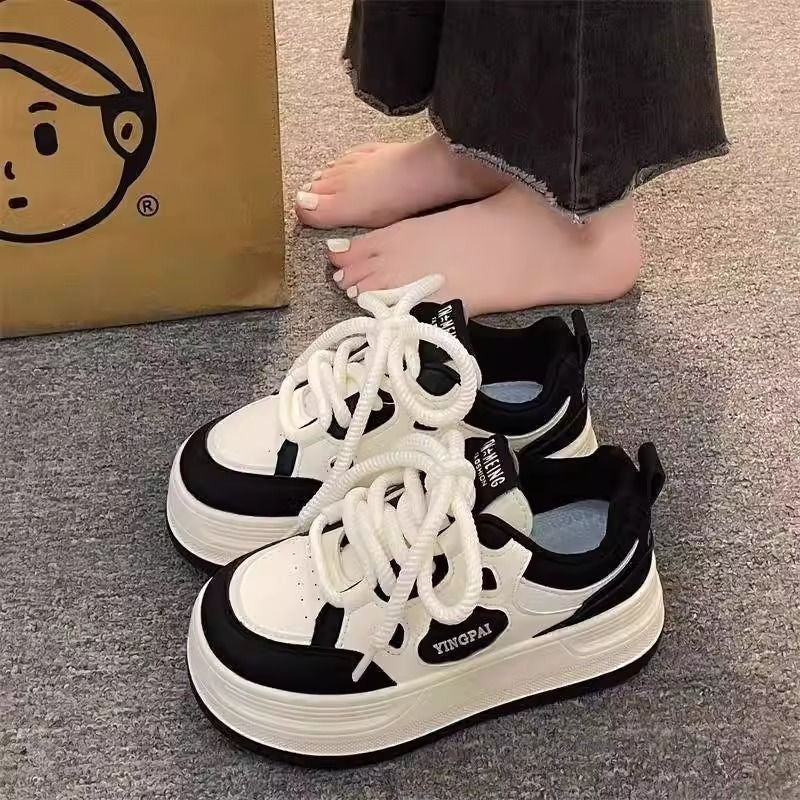 Damen Schnürsneaker mit modernen Design-Elementen und dämpfender Sohle EB
