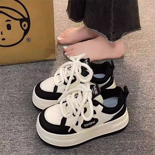 Damen Schnürsneaker mit modernen Design-Elementen und dämpfender Sohle EB