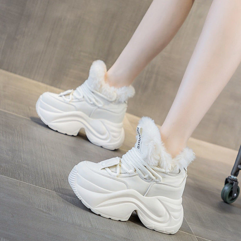 Damen Hochflorige Sneaker mit trendigem Futter und rutschfester Sohle EB