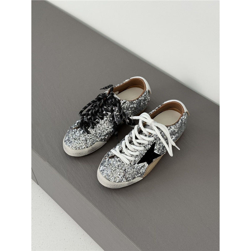 Damen Sneakers mit glitzerndem Design und kontrastierenden Schnürsenkeln EB