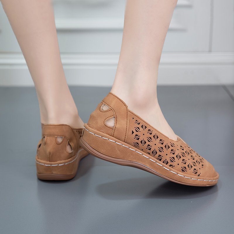 Damen Atmungsaktive Slip-On Clogs mit elegantem Lochmuster und rutschfester Sohle EB