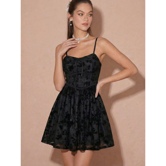 Damen Sommerliches Minikleid mit feinen Spitzenakzenten EB