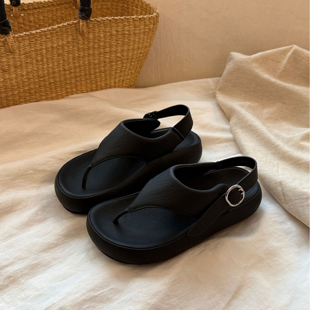 Damen Komfortable Zehentrenner-Sandalen mit modischem Riemen und ergonomischem Fußbett EB