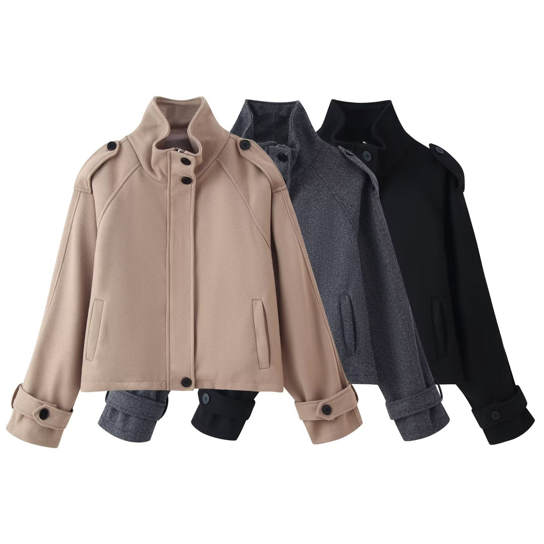 Damen nan kurze Wolljacke mit Stehkragen, Schulterklappen, verdeckter Knopfleiste und verstellbaren Manschetten EB