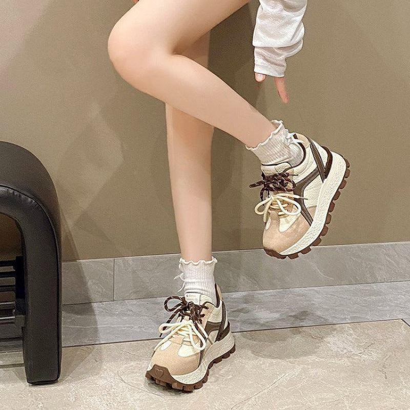 Damen Sportliche Sneakers mit hohem Plateau und trendiger Schnürung EB