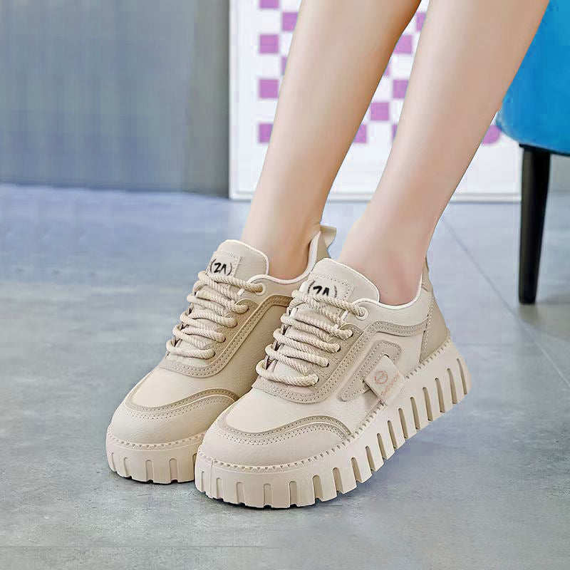Damen Sportliche Plateau-Sneaker mit rutschfester Sohle und atmungsaktivem Obermaterial EB