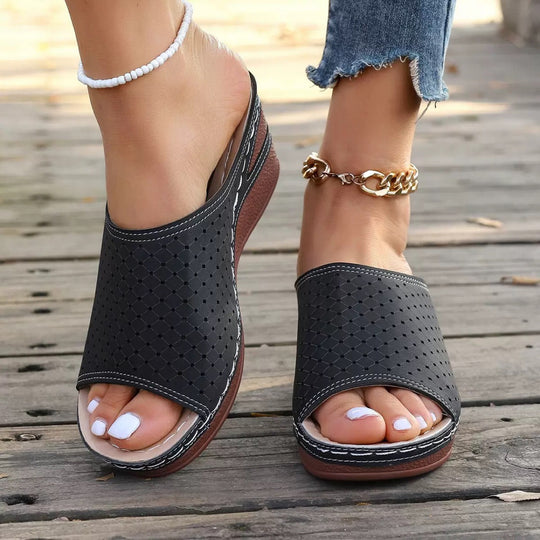 Damen modische und bequeme Fußbettsandalen mit atmungsaktivem Design EB